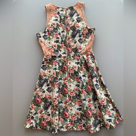 Louche Floral Mini Skater Dress with Lace | Small - Picture 3 of 4